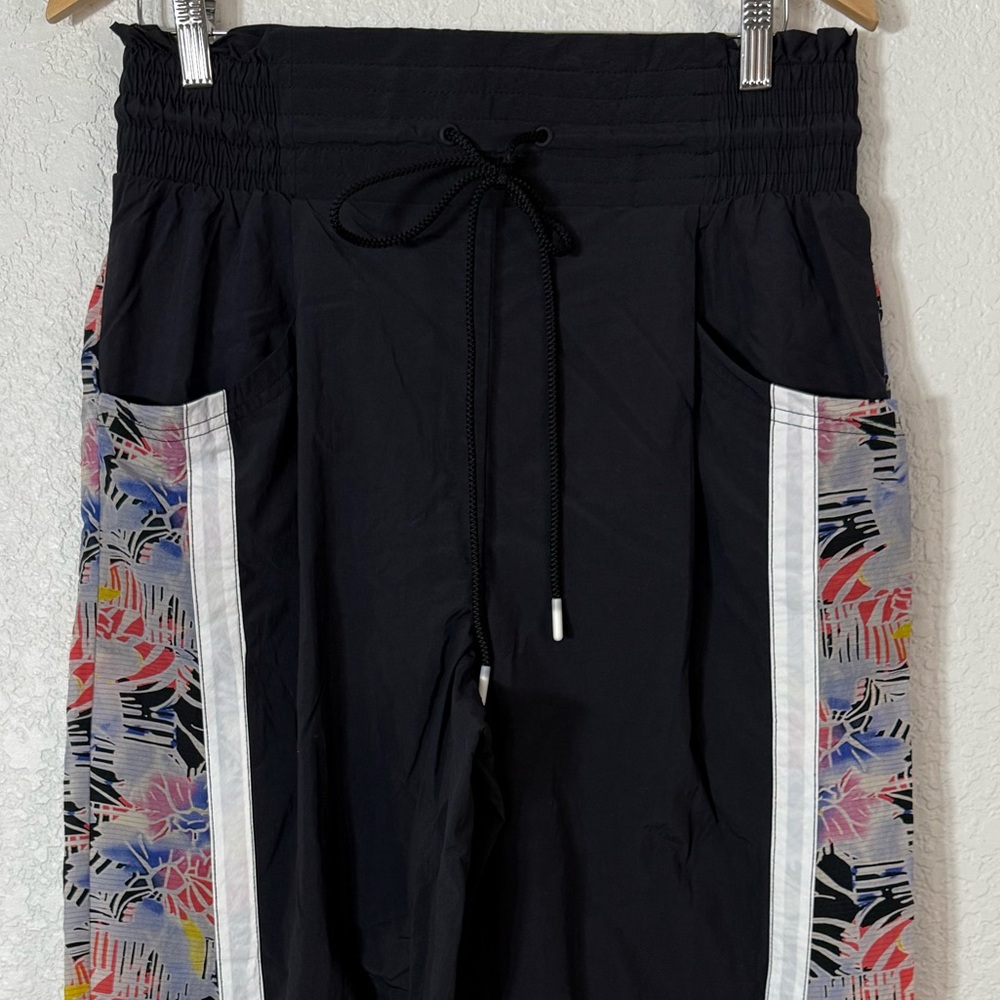 FP Movement by Free People Champ Is Here Printed Pants Athletic Athlesiure Yoga - Picture 2 of 7